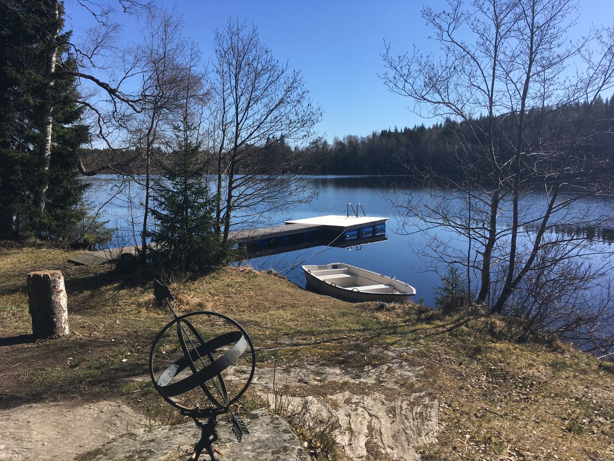 Garten_06_Steg und Ruderboot